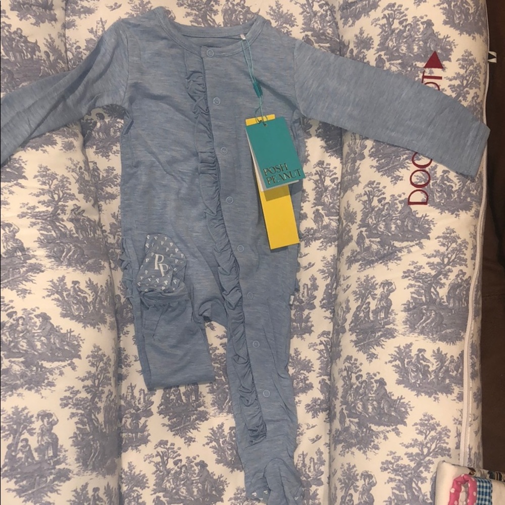 NWT Posh Peanut Ruffled Footie 9-12 months